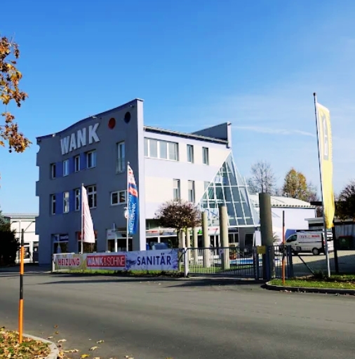 Installateur Klagenfurt – Wank & Söhne Firmengebäude und Mitarbeiter